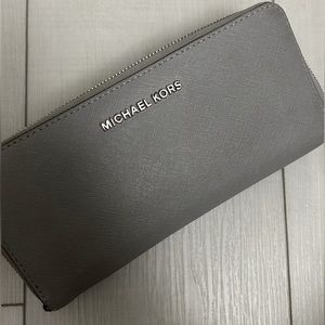 Micheal Kors wallet